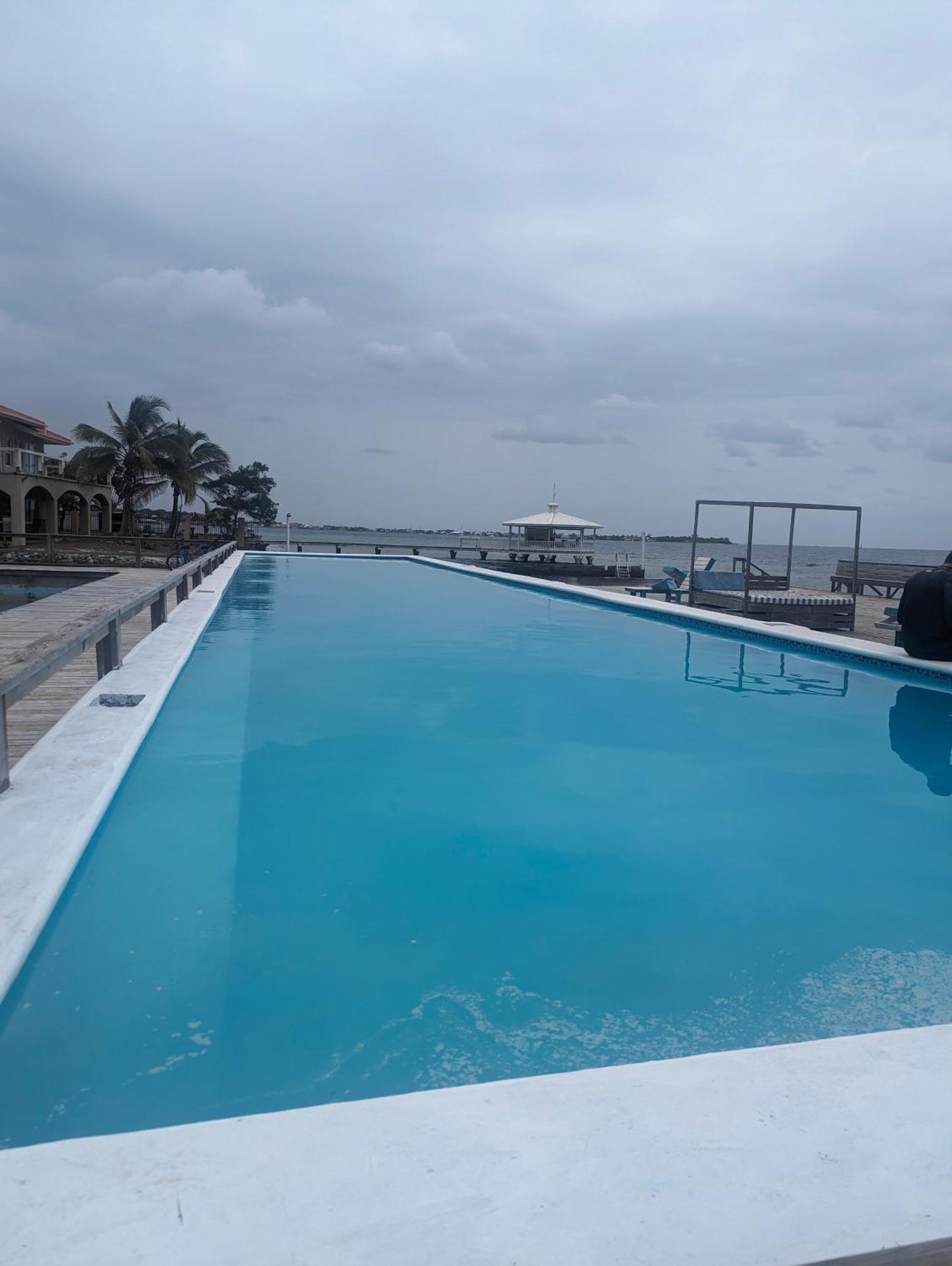 Coral View Beach Resort Ютила Экстерьер фото