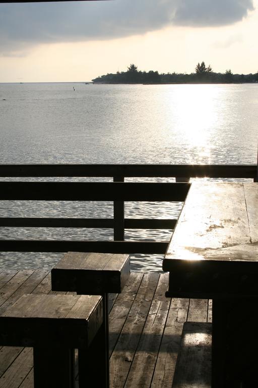 Coral View Beach Resort Ютила Экстерьер фото