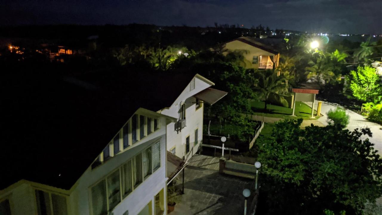 Coral View Beach Resort Ютила Экстерьер фото